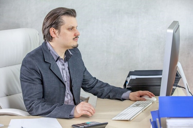Офисный работник